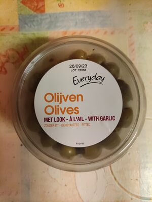 Image descriptive de Olives à lail