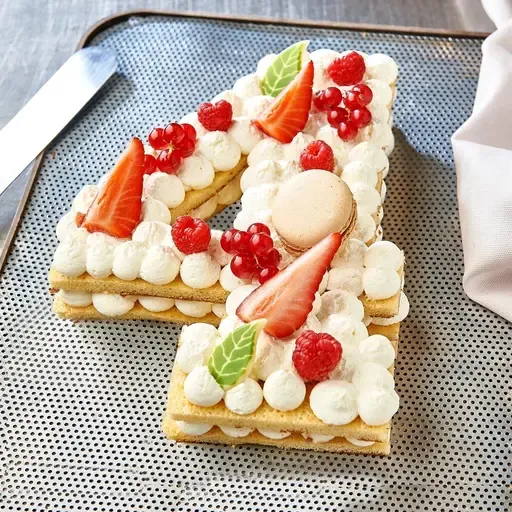 AUCHAN LE TRAITEUR Chiffre 4 Number cake fruits rouges