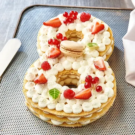 AUCHAN LE TRAITEUR Chiffre 8 Number cake fruits rouges
