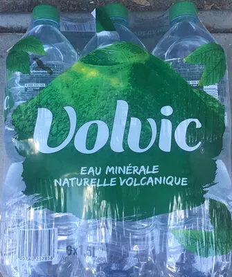 Eau minérale naturelle volcanique