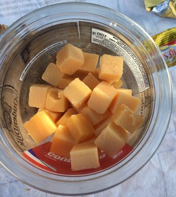 Image descriptive de Cubes de gouda vieux