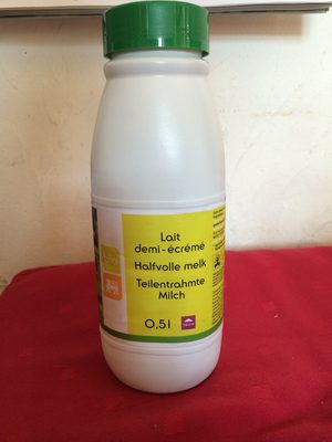 Image descriptive de Lait bio demi-ecrémé