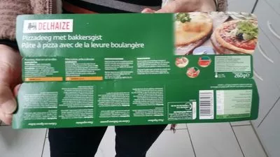 Pâte à pizza avec de la levure boulangère